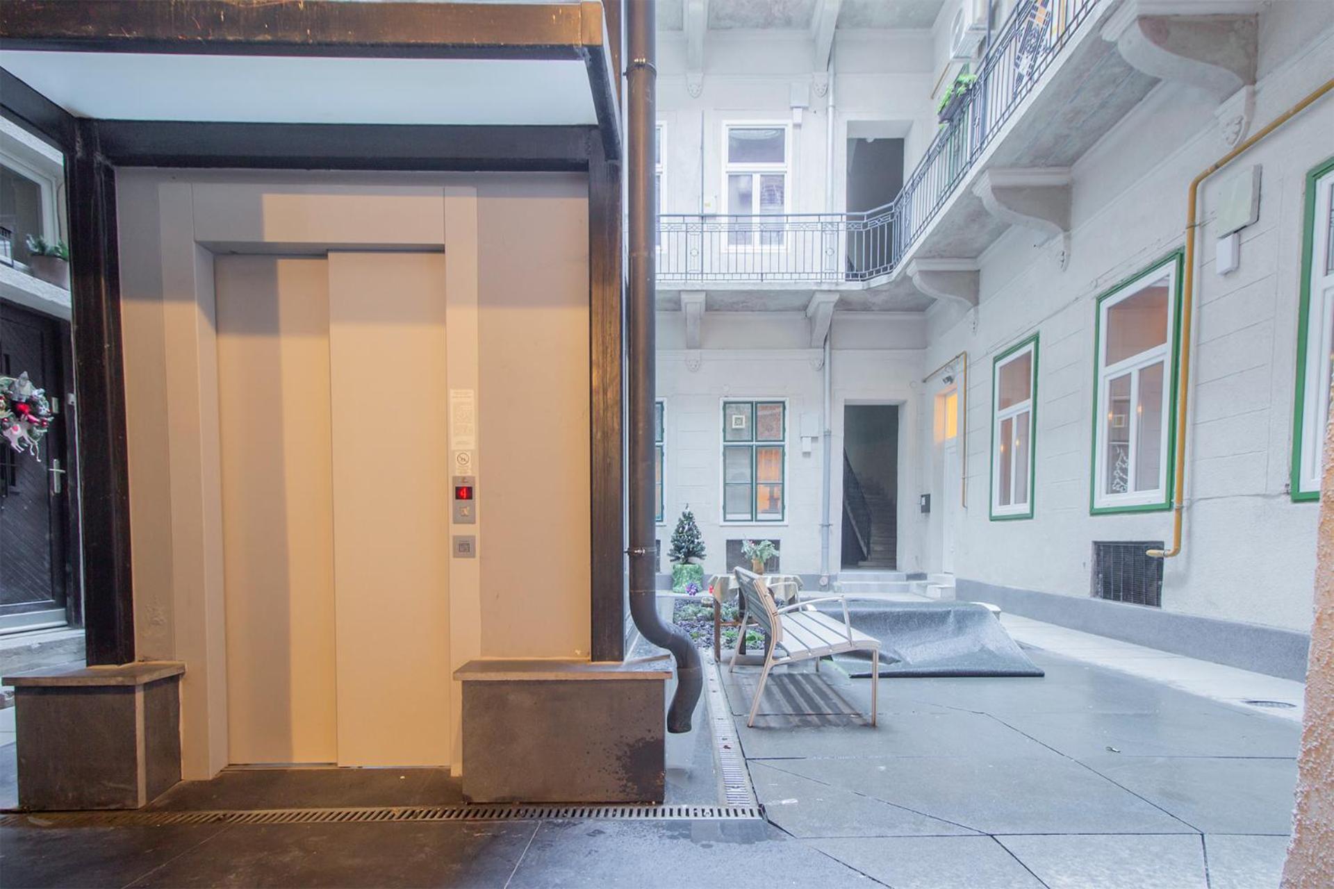 Kalvin 2Bdr Apartment With Ac Budapest Exterior photo