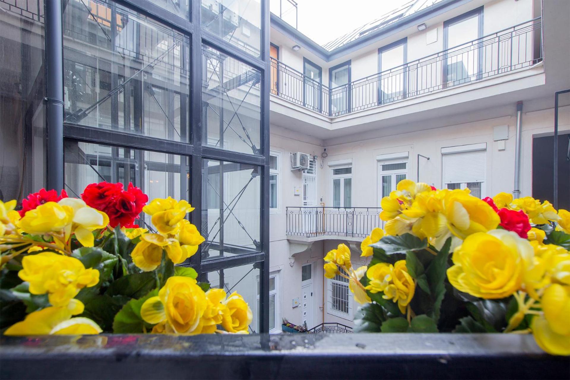 Kalvin 2Bdr Apartment With Ac Budapest Exterior photo